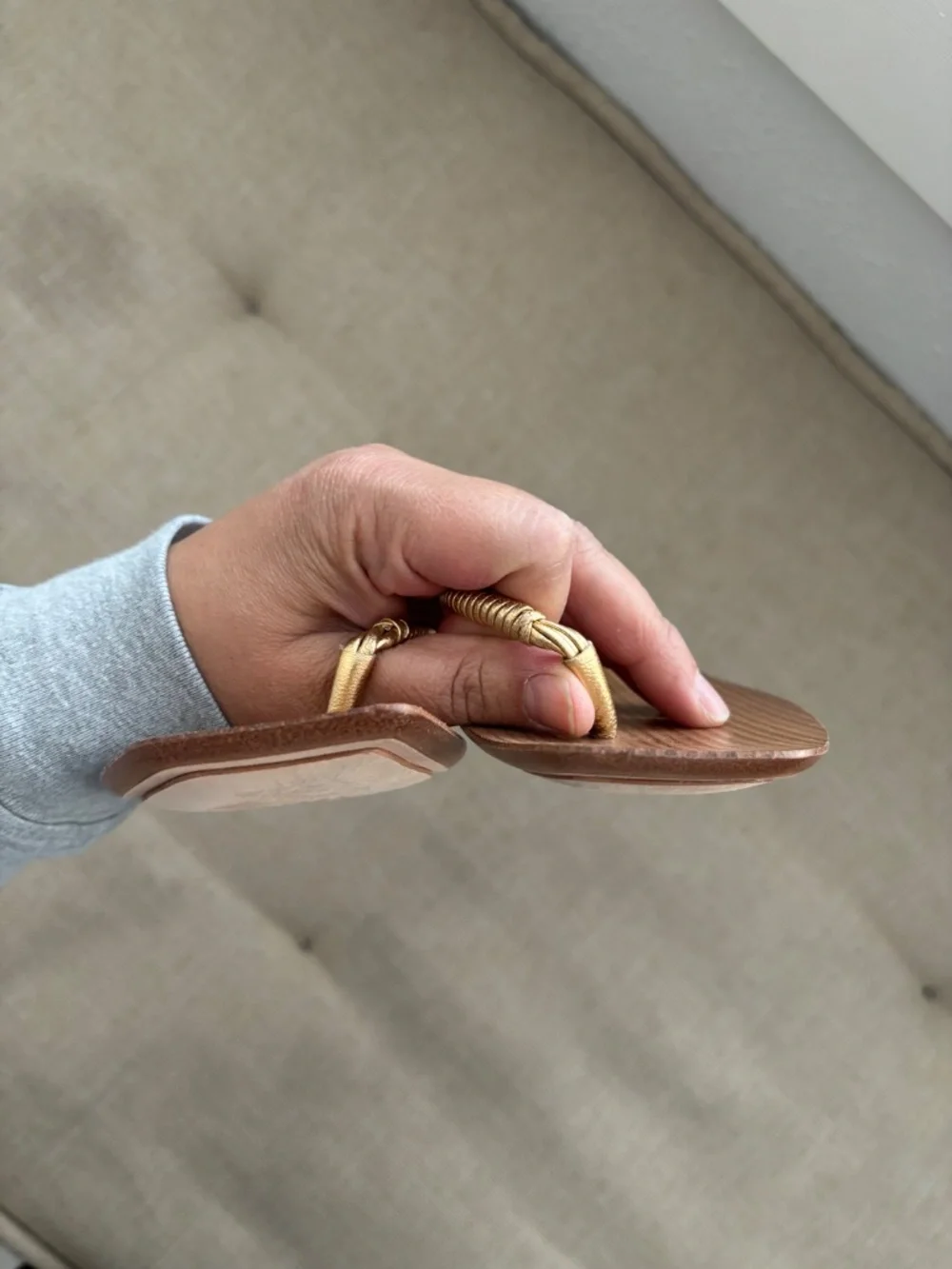 Veronica Beard Amelia T-Strap Thong Metallic Sandal - Size 6.5M - Picture 6 of 7